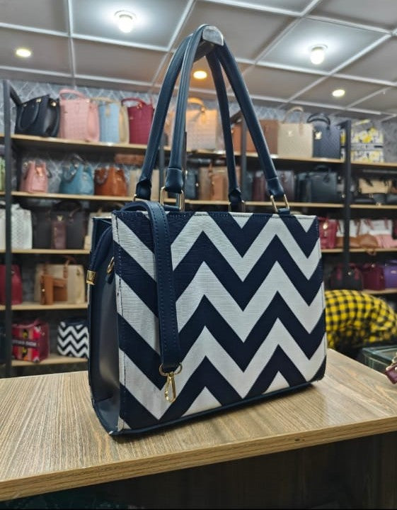 Trendy Women’s Handbags That Define Modern Glamour and Confidence