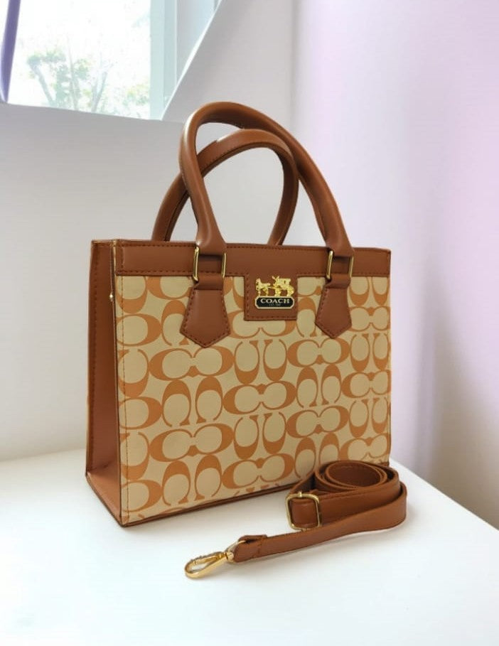 Elegant Crossbody Bags Perfect for Daytime and Evening Outfits