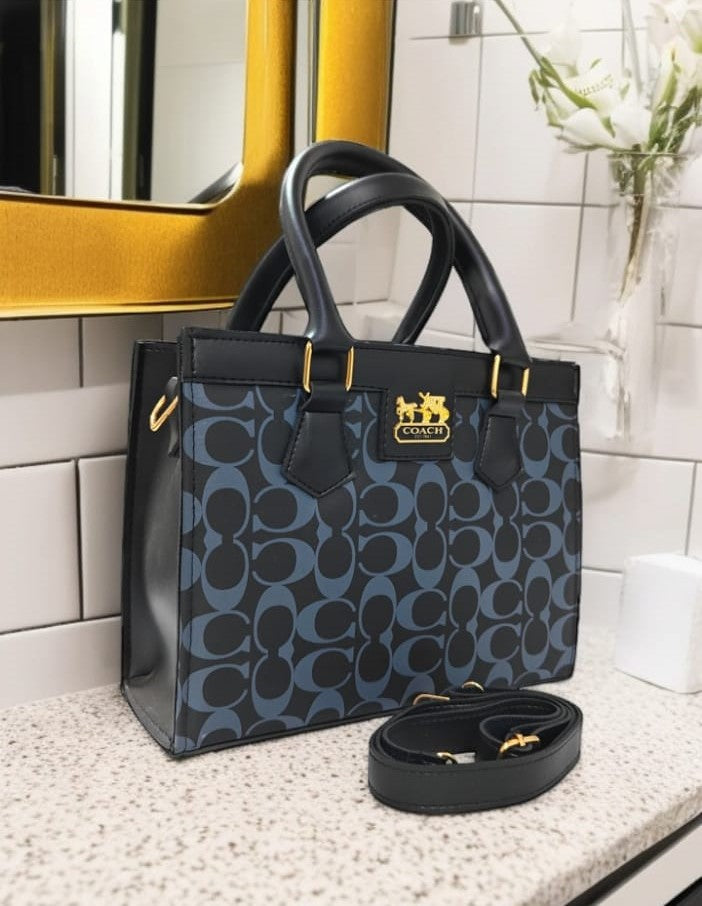 Elegant Crossbody Bags Perfect for Daytime and Evening Outfits