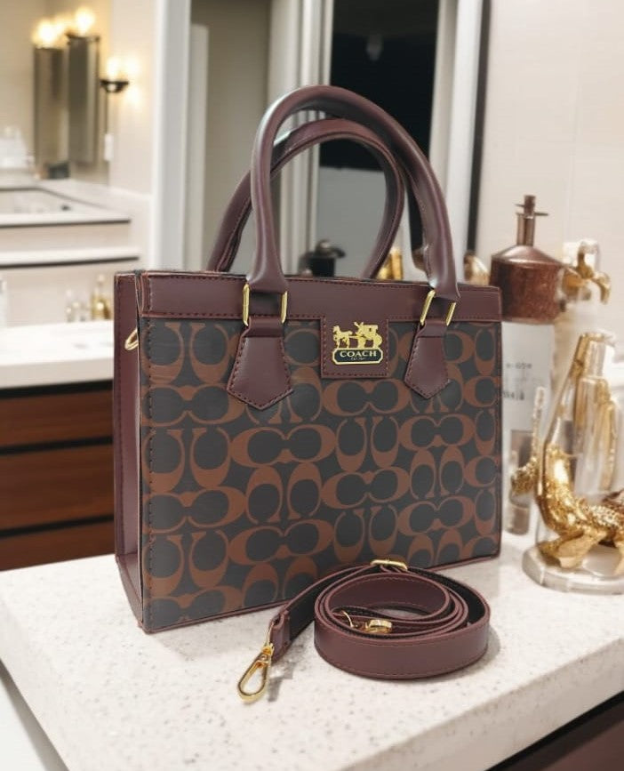 Elegant Crossbody Bags Perfect for Daytime and Evening Outfits