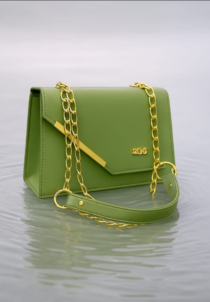 Effortless Fashion Essentials: Shoulder Bags for Women on the Go