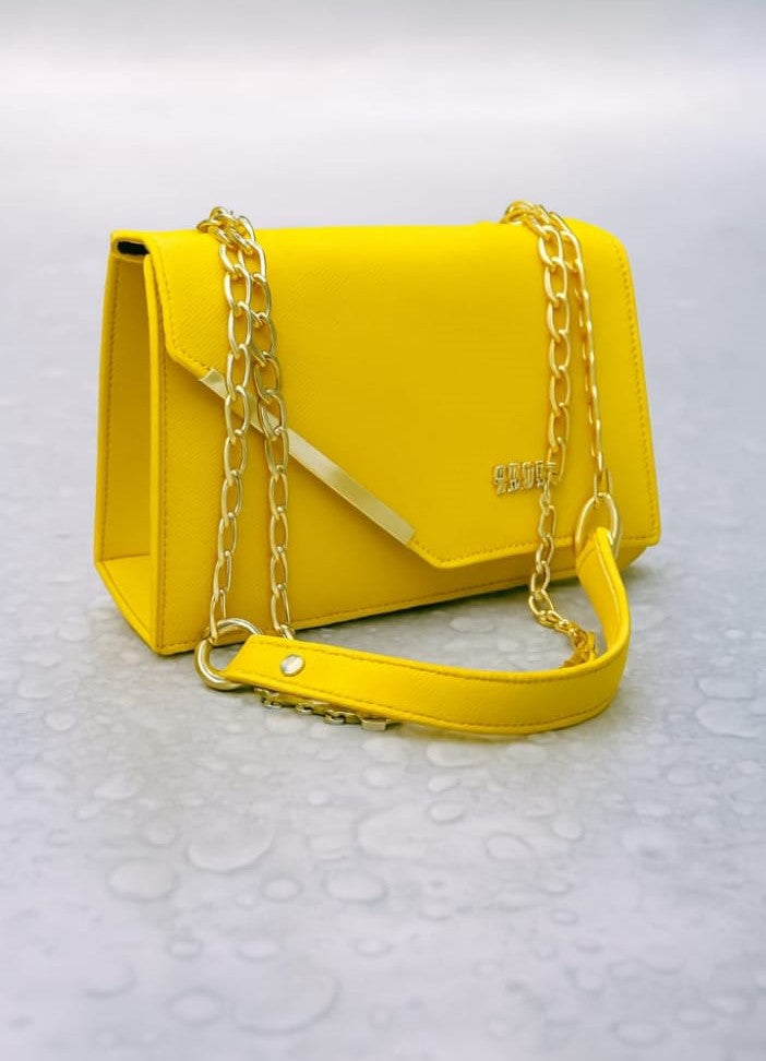 Effortless Fashion Essentials: Shoulder Bags for Women on the Go