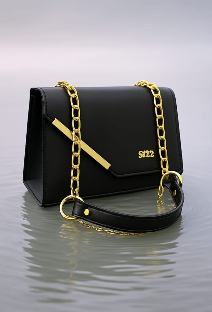 Effortless Fashion Essentials: Shoulder Bags for Women on the Go