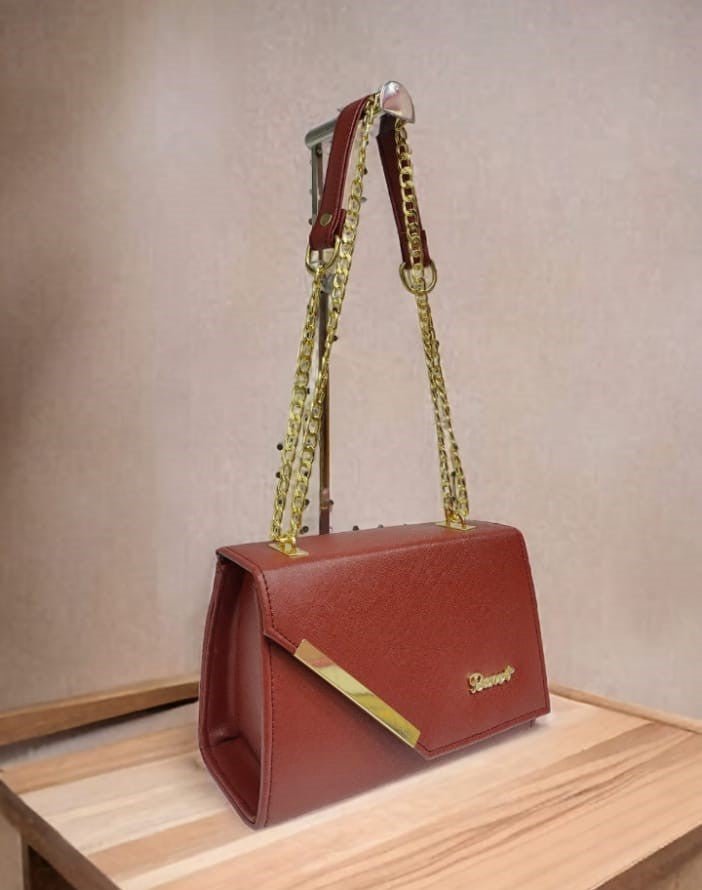 Effortless Fashion Essentials: Shoulder Bags for Women on the Go