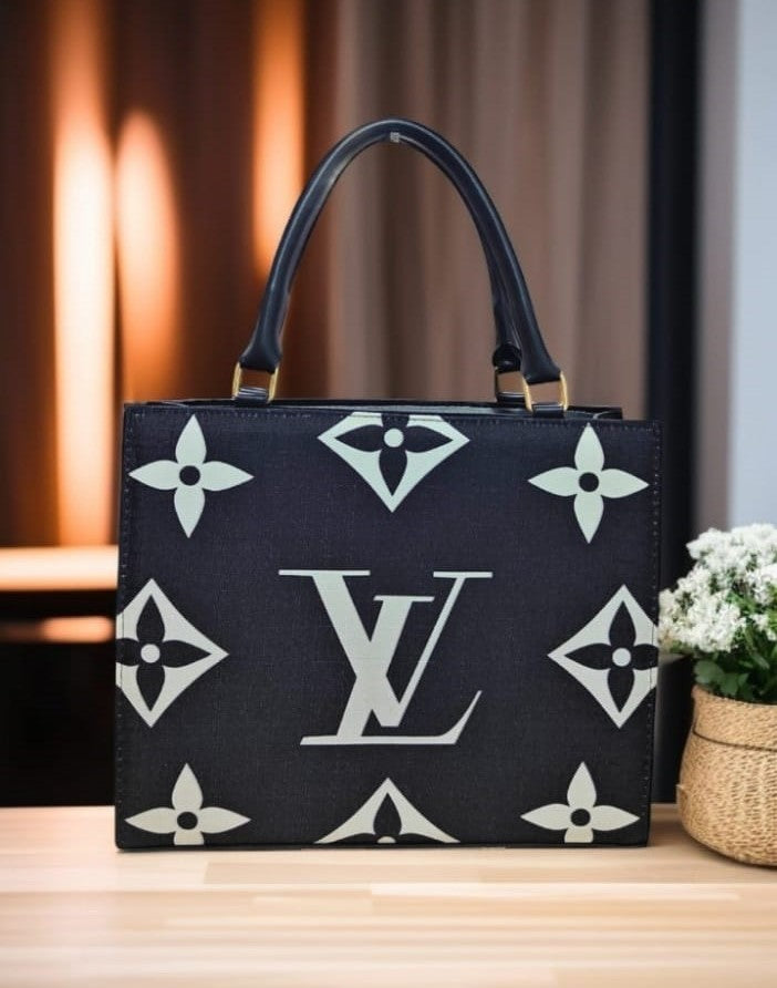 Timeless Tote Bags Crafted for Style, Comfort, and Elegance