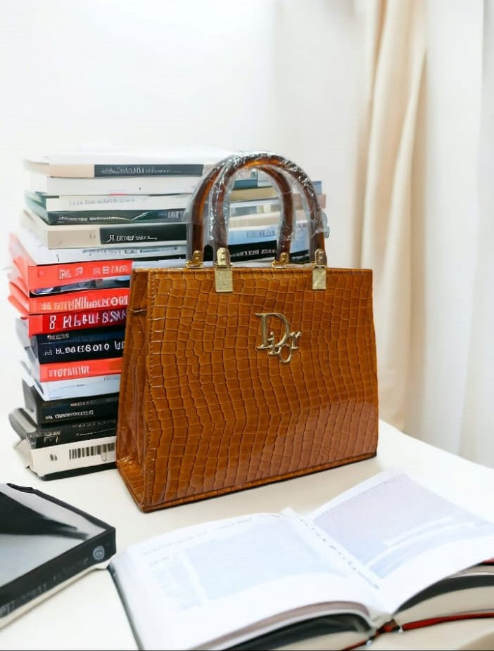 Chic and Stylish Women’s Bags for Every Modern Lifestyle